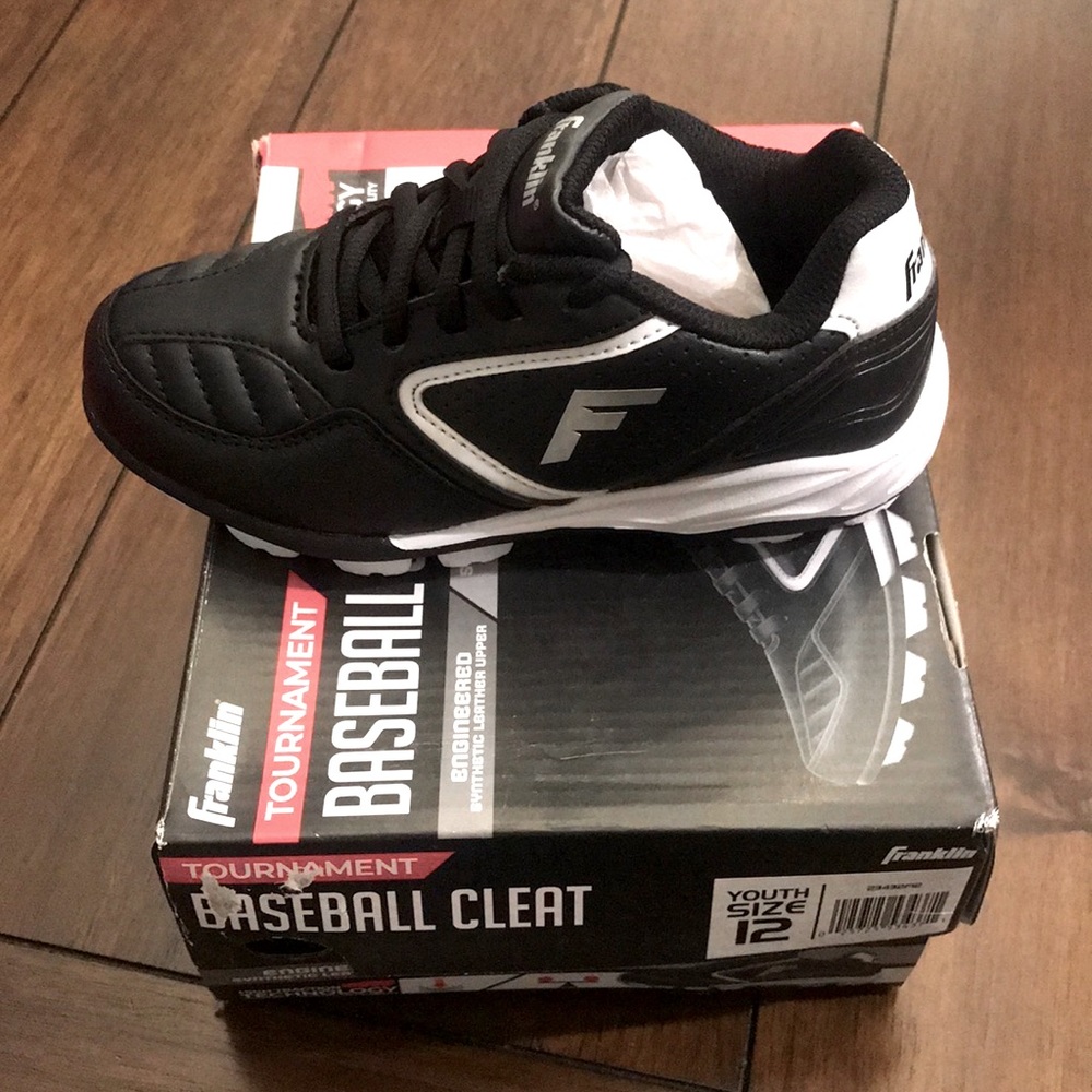 Baseball cleats